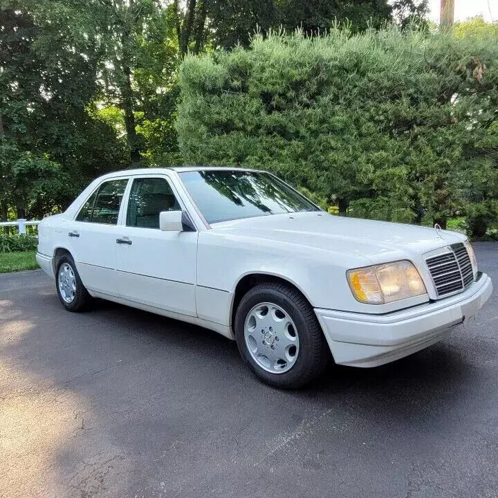 1994 Mercedes-Benz E320 Sedan White 320 1994 Mercedes-Benz E-Class 320