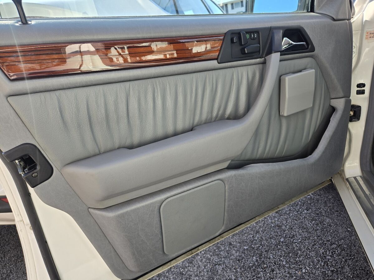 1994 Mercedes-Benz E-Class 320 - photo 13