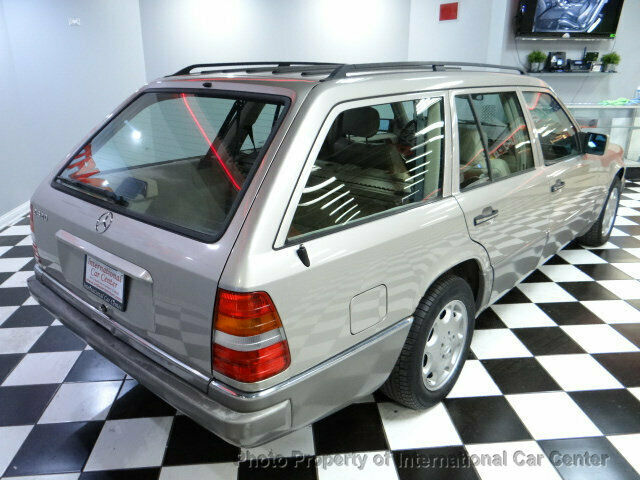 1994 Mercedes-Benz 300-Series E320 Touring Wagon - photo 3