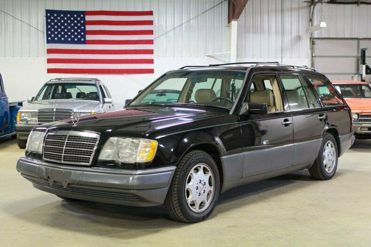 1994 Mercedes-Benz E320 Wagon 240733 Miles Black Station Wagon 3.2L 6Cyl 4-Spee 1994 Mercedes-Benz E-Class