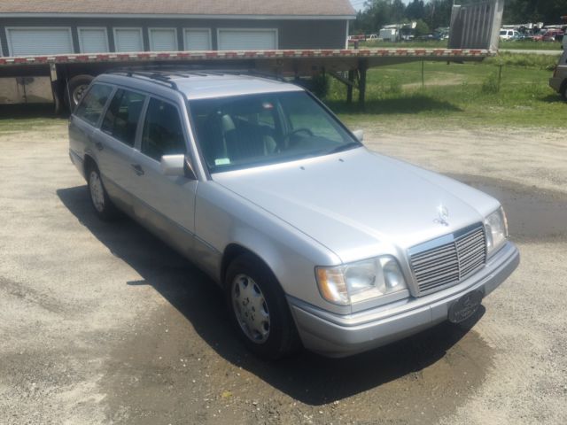 1994 Mercedes Benz E320 wagon. Clean Florida car 1994 Mercedes-Benz E-Class