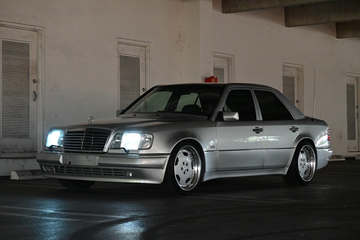 1994 Mercedes-Benz E-Class E500 Limited - photo 11