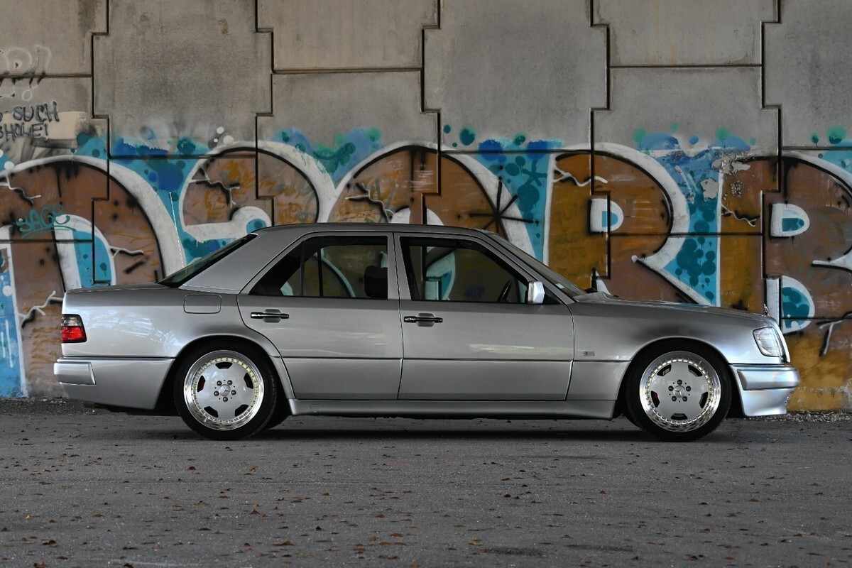 1994 Mercedes-Benz E-Class E500 Limited - photo 8