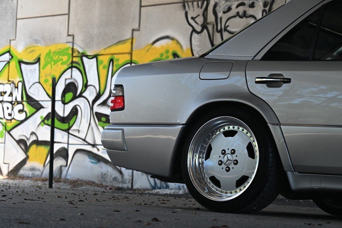 1994 Mercedes-Benz E-Class E500 Limited - photo 9
