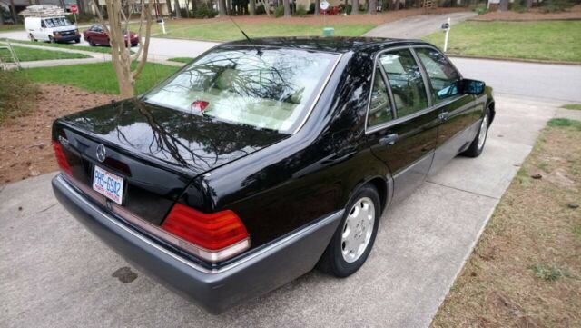 1994 Mercedes-Benz E-Class S 320 SWB 4 DOOR Sedan - photo 3