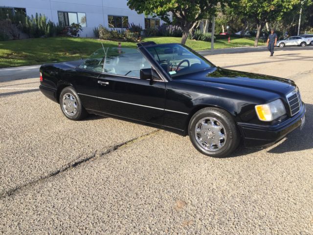 1994 Mercedes E320 black on black meticulous perfect 1994 Mercedes-Benz E-Class E320 Cabriolet