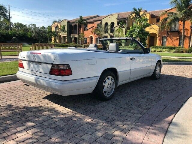 1994 Mercedes-Benz E-Class E 320 Convertible - photo 9