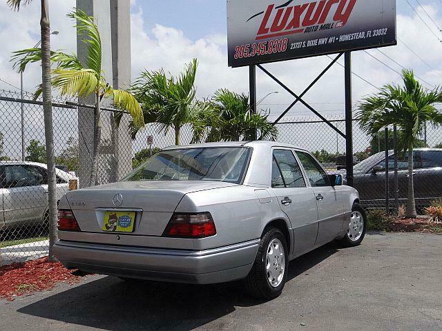 1994 Mercedes-Benz E-Class Mercedes E-Class 300 Series W124 E320 Sedan 1994 - photo 3