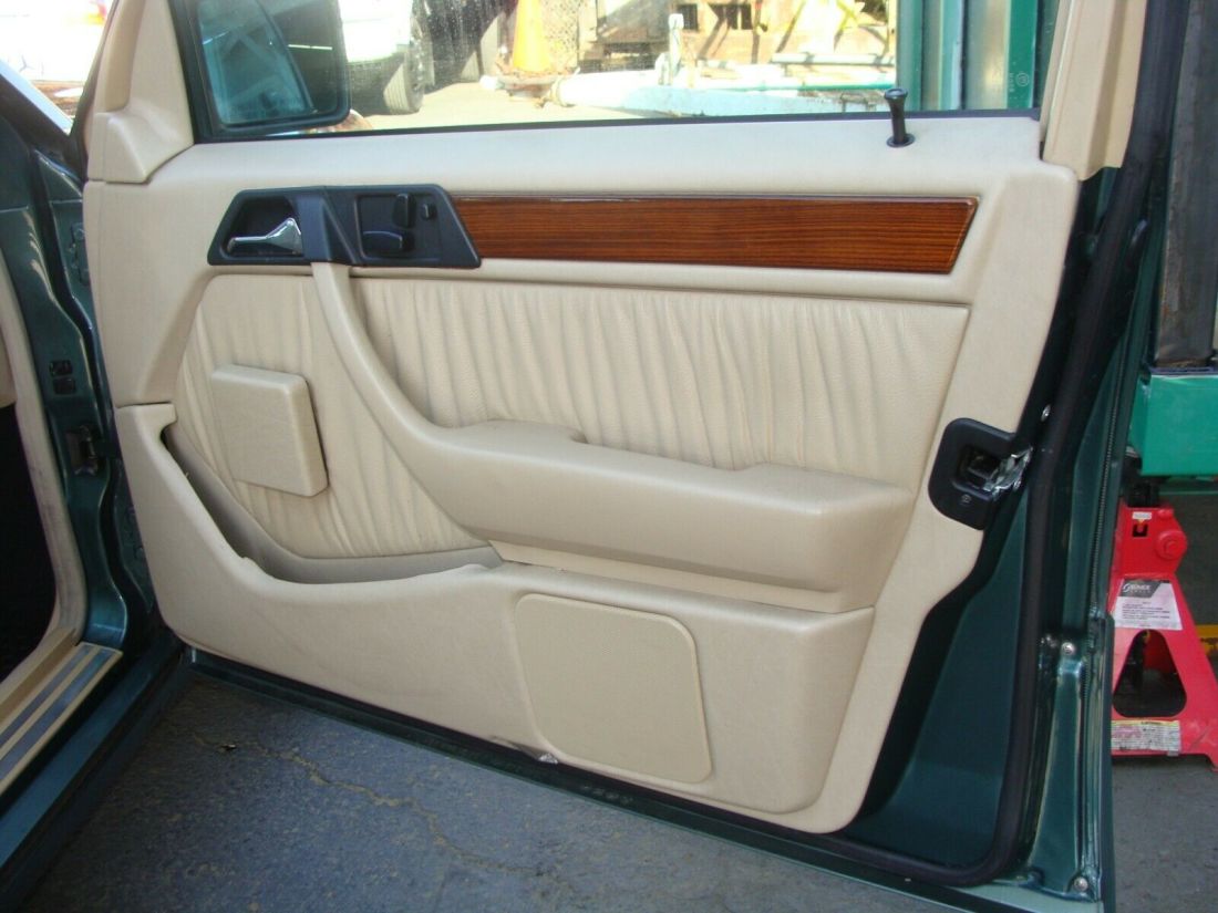1994 Mercedes-Benz 300-Series - photo 9