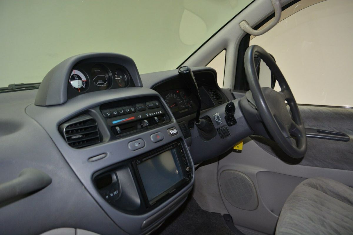 1994 Mitsubishi Van - photo 9