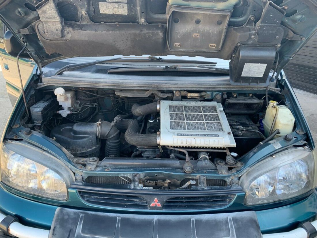 1994 Mitsubishi Delica Space Gear - photo 11