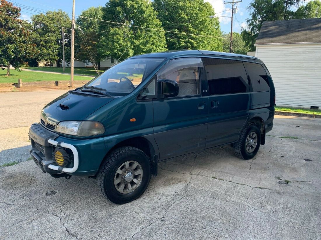 1994 Mitsubishi Delica Space Gear - photo 2
