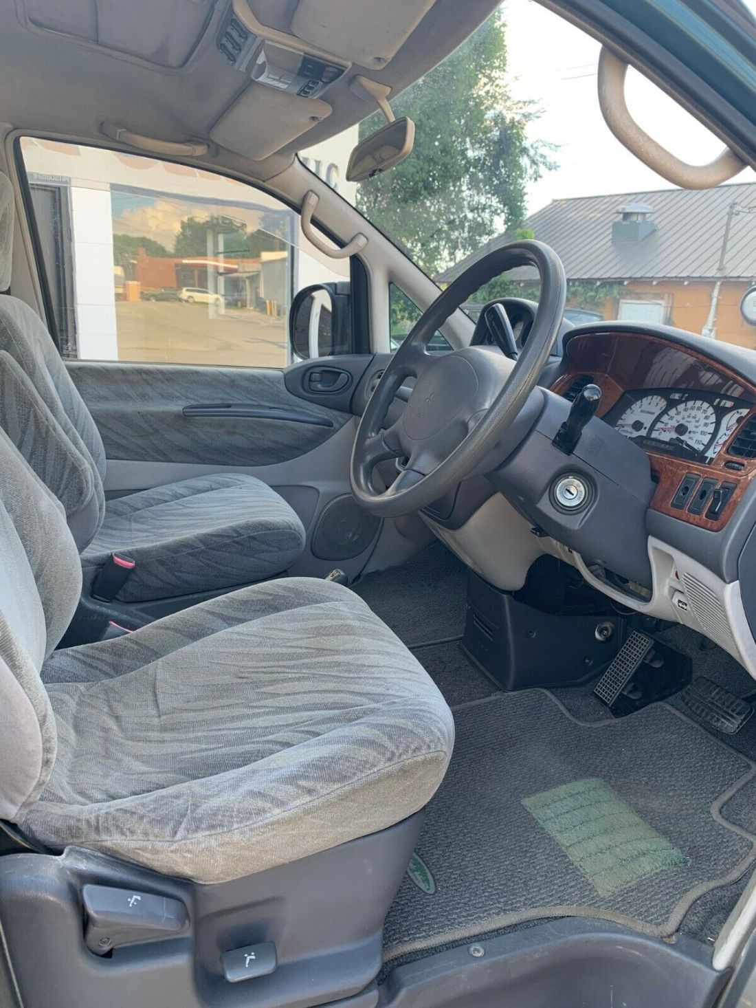 1994 Mitsubishi Delica Space Gear - photo 6
