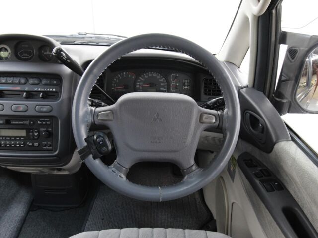 1994 Mitsubishi Delica Space Gear L400 - photo 11