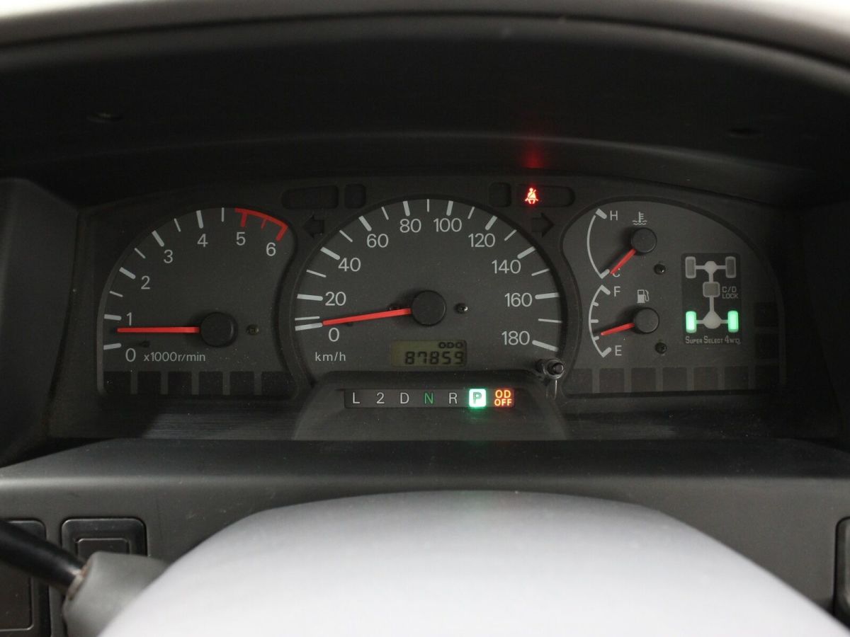 1994 Mitsubishi Delica Spacegear - photo 12