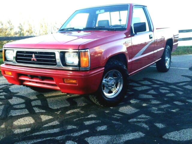 1994 Mitsubishi Mighty Max "SPORT"  ECONOMICAL RUST FREE AUTO A/C  MINI TRUCK - photo 3