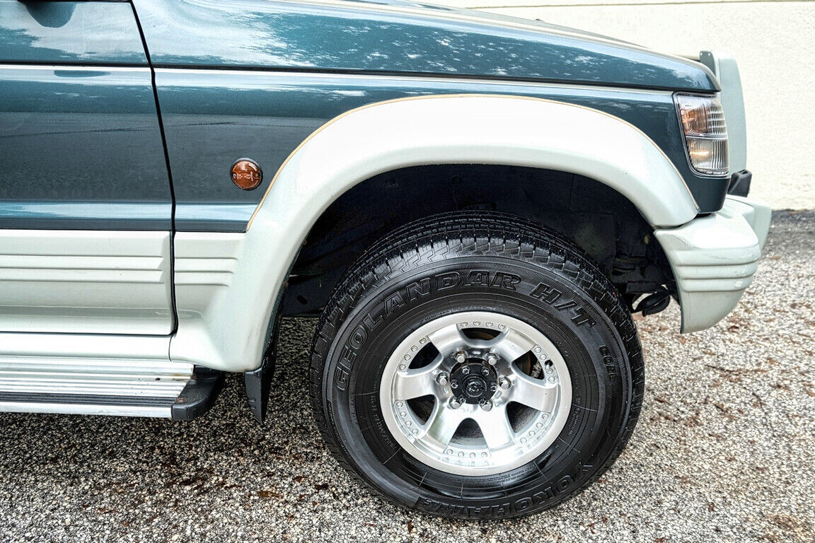 1994 Mitsubishi Montero - photo 10