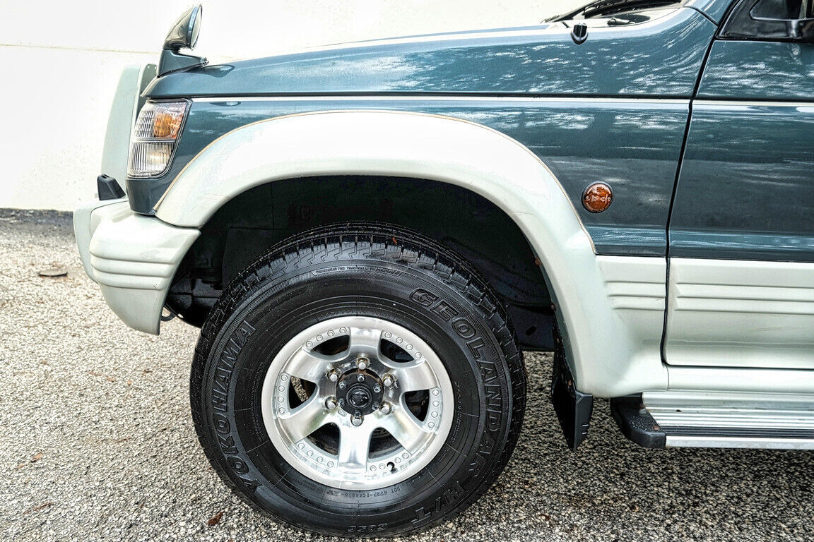 1994 Mitsubishi Montero - photo 11