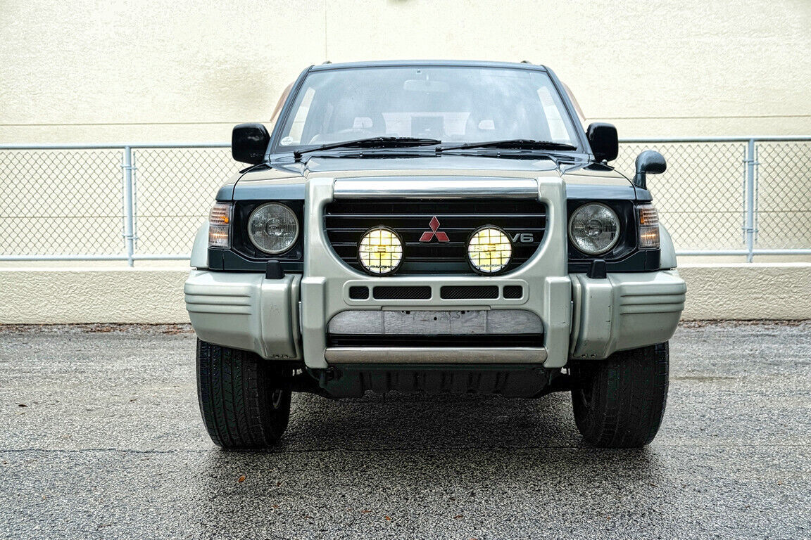 1994 Mitsubishi Montero - photo 2