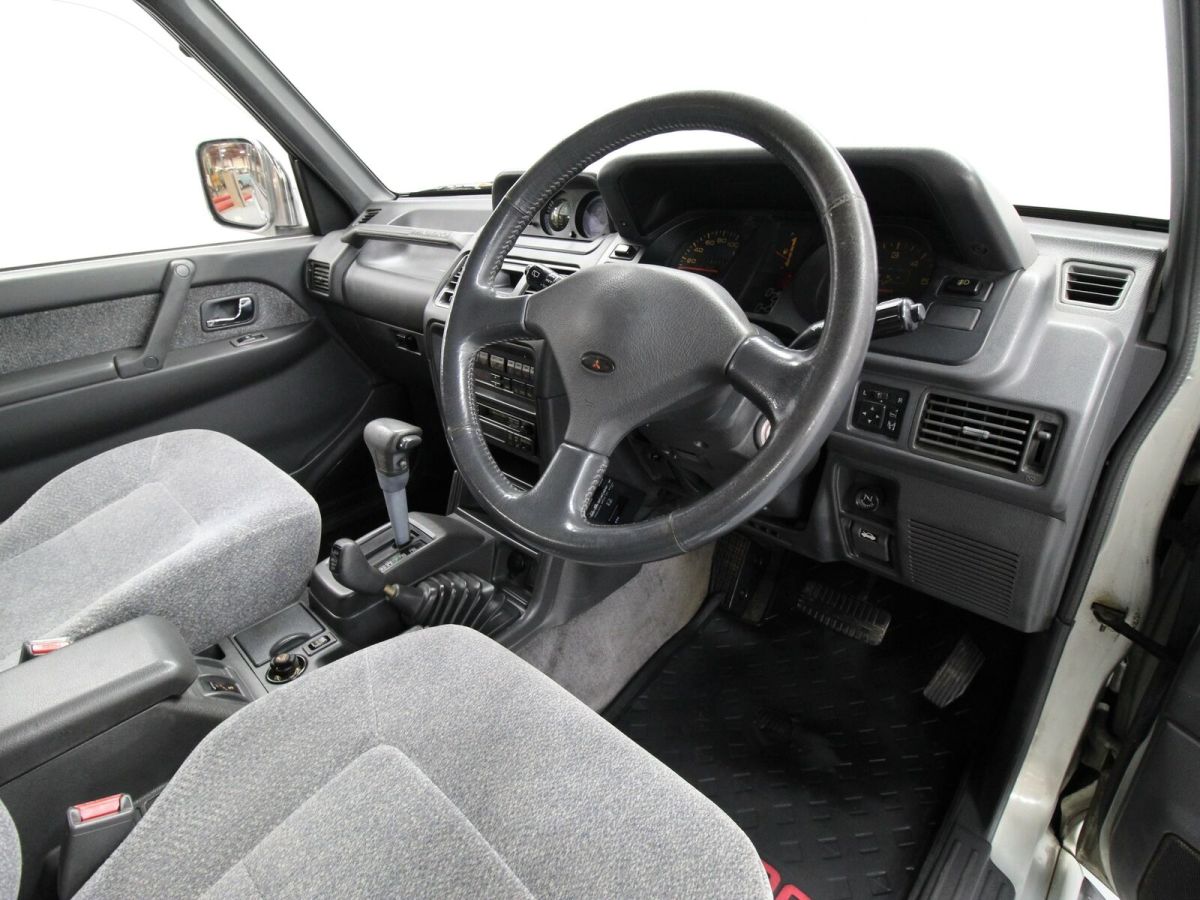 1994 Mitsubishi Pajero Exceed - photo 10