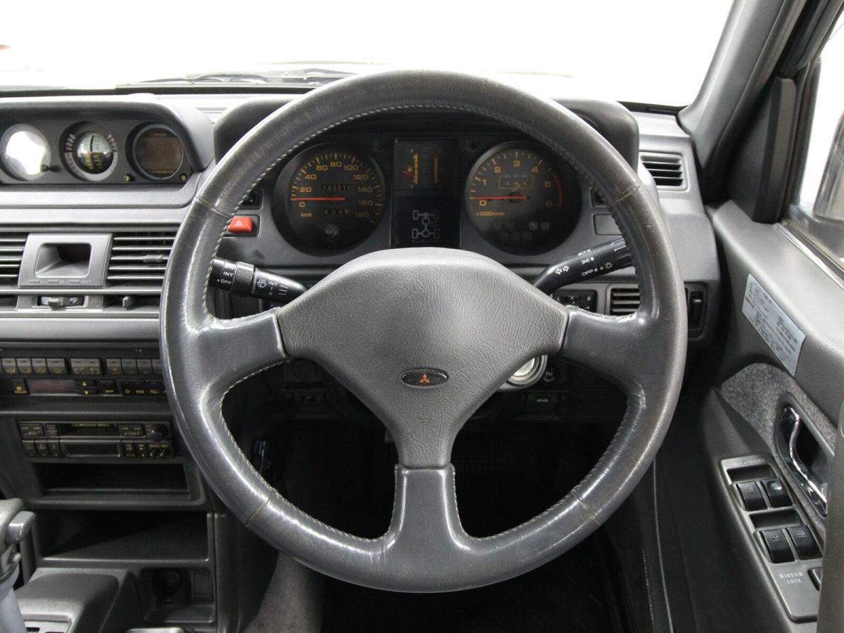 1994 Mitsubishi Pajero Exceed - photo 11