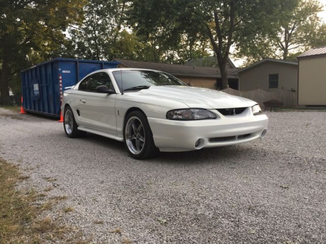 1994 Ford Mustang SVT Cobra Coupe 2-Door - photo 2