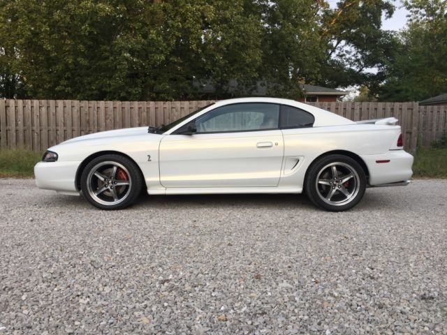 1994 Ford Mustang SVT Cobra Coupe 2-Door - photo 3