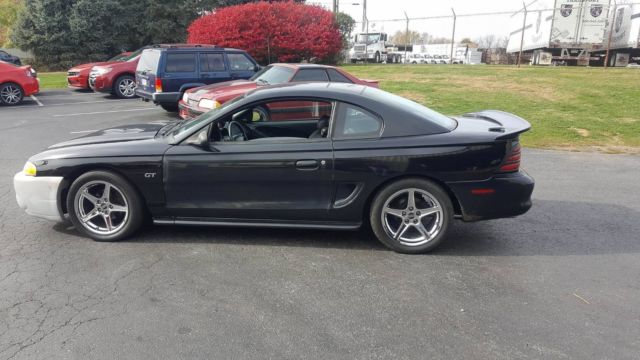 1994 Ford Mustang GT - photo 2