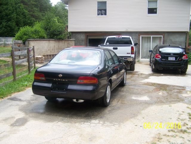 1994 Nissan Altima GXE - photo 3