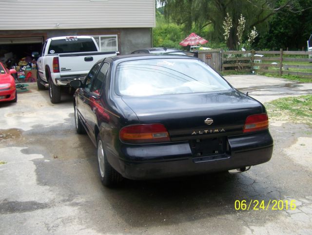 1994 Nissan Altima GXE - photo 4