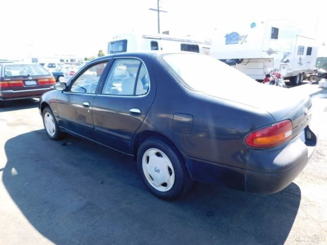 1994 Nissan Altima XE - photo 3