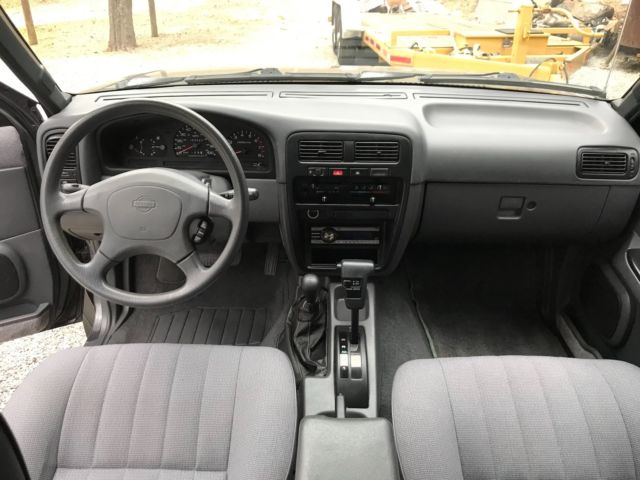 1994 Nissan Pathfinder XE V6 4X4 - photo 10