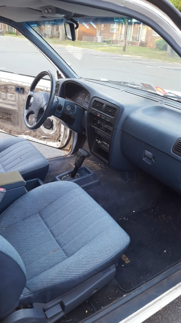 1994 Nissan Other Pickups XE - photo 5