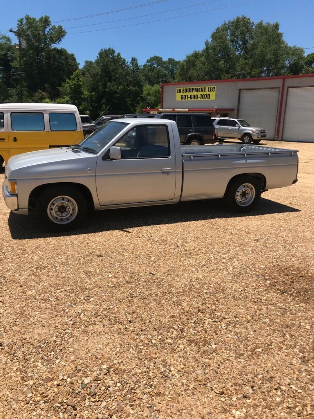 1994 Nissan Other Pickups Base - photo 2