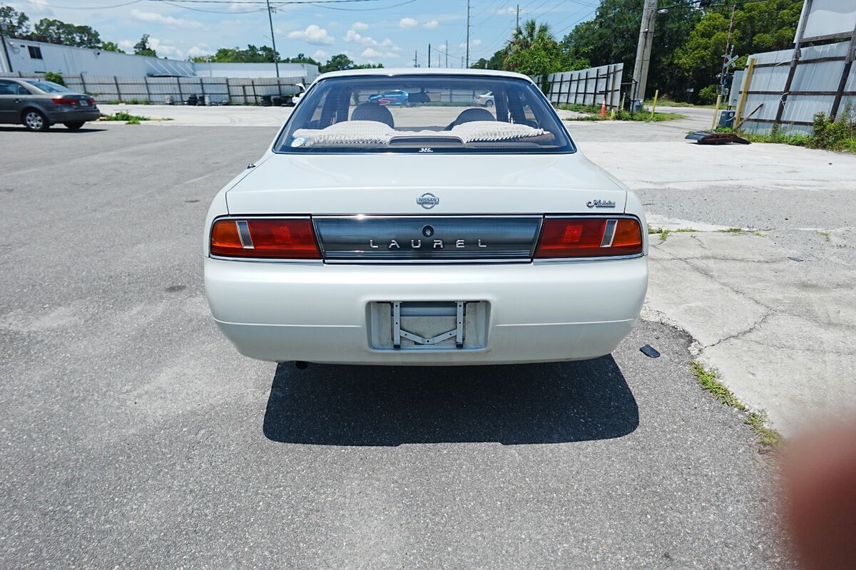 1994 Nissan Laurel Medalist - photo 3