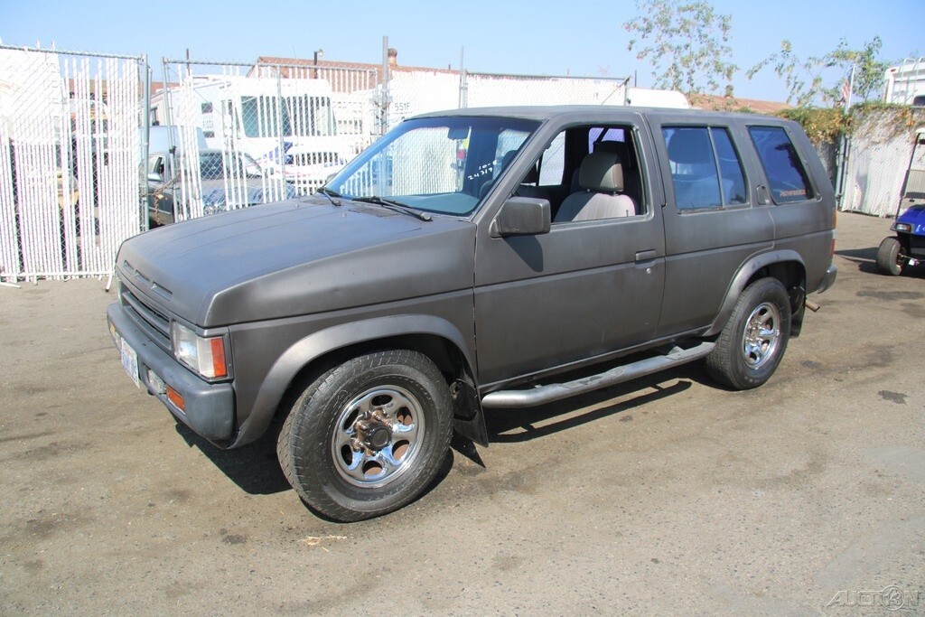 1994 Nissan Pathfinder XE - photo 2