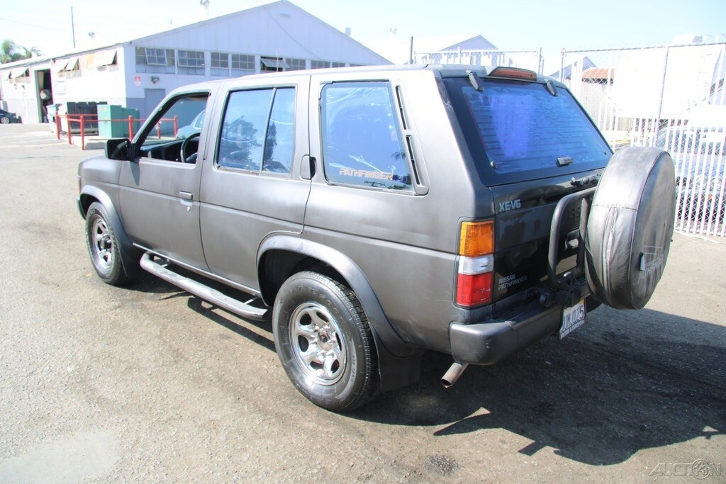 1994 Nissan Pathfinder XE - photo 4