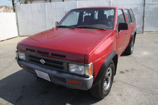 1994 Nissan Pathfinder XE 4x4 98K Low Miles Automatic 6 Cylinder NO RESERVE 1994 Nissan Pathfinder