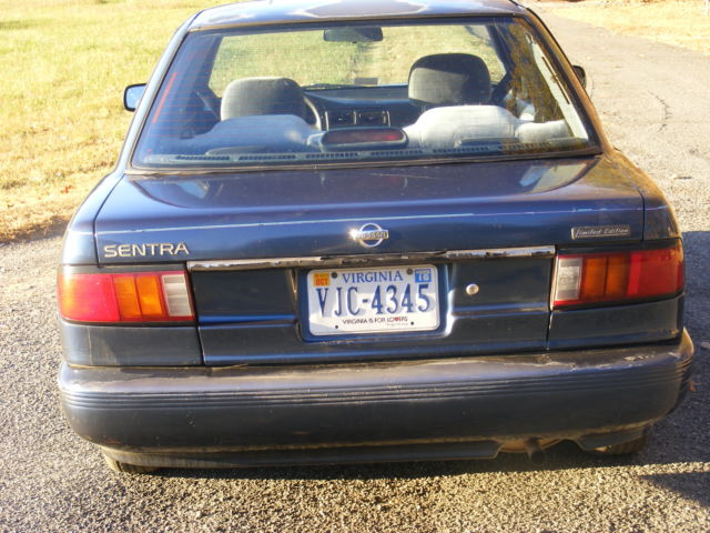 1994 Nissan Sentra GXE Sedan 4-Door - photo 3