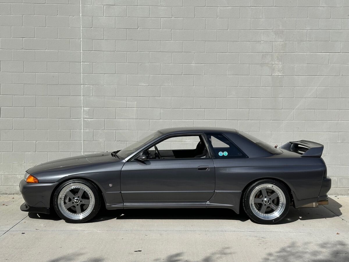 1994 Nissan GT-R - photo 2