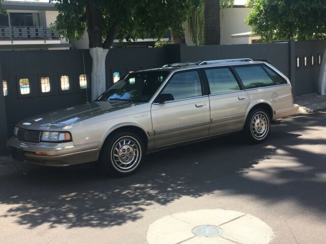1994 Oldsmobile Custom Cruiser Wagon - photo 4