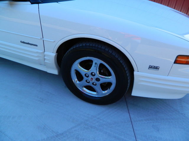 1994 Oldsmobile Cutlass Cutlass Convertible - photo 10