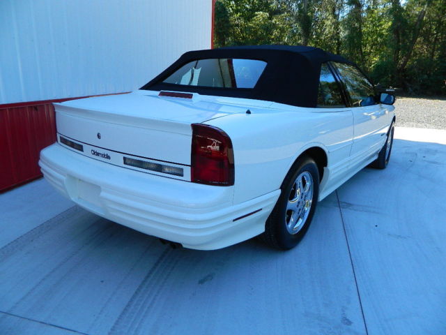 1994 Oldsmobile Cutlass Cutlass Convertible - photo 8