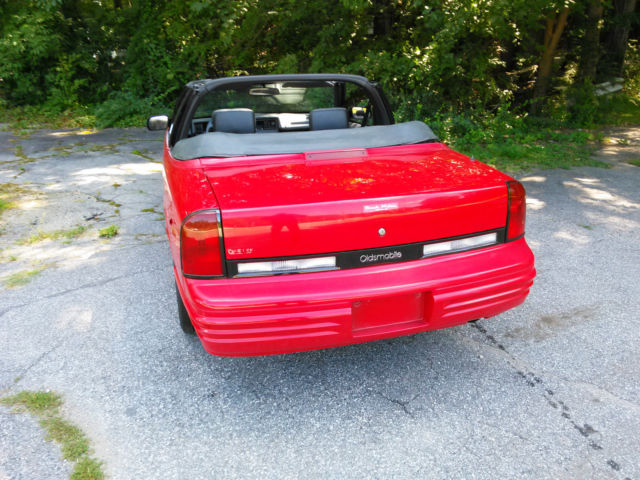 1994 Oldsmobile Cutlass CONVERTIBLE - photo 2