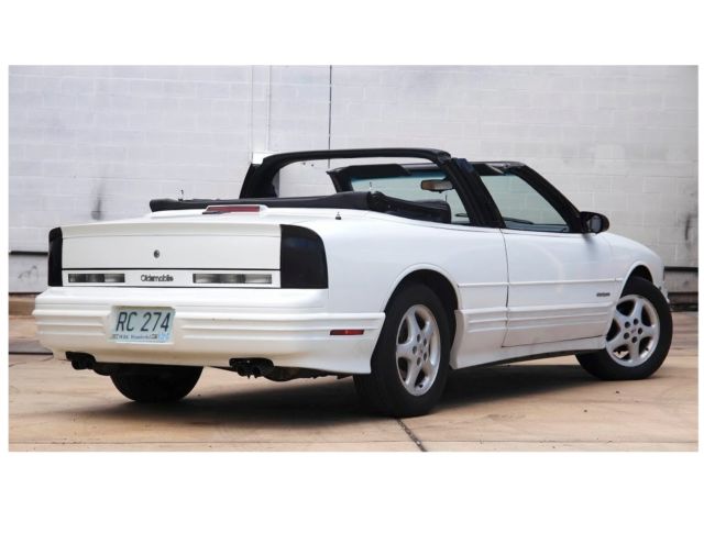 1994 Oldsmobile Cutlass Supreme - photo 2