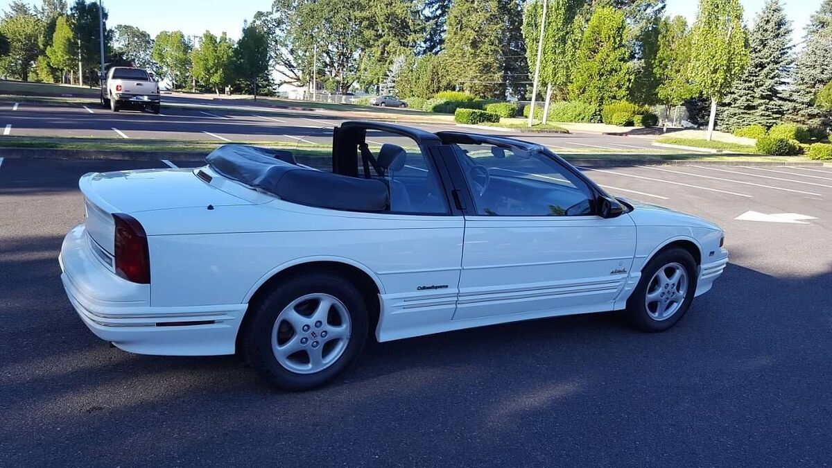 1994 Oldsmobile Cutlass Limited Edition - photo 2