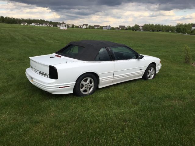 1994 Oldsmobile Cutlass Cutlass Supreme Convertible - photo 4