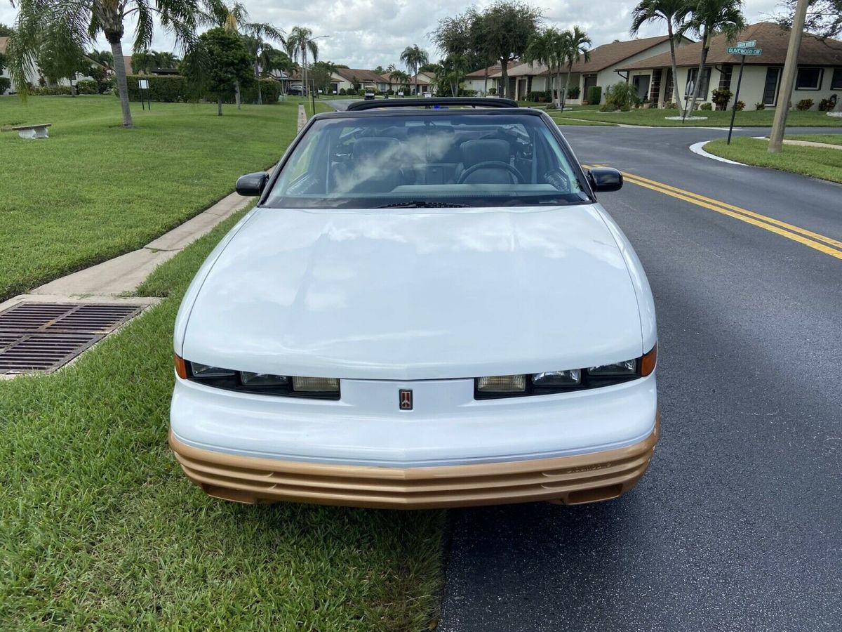 1994 Oldsmobile Cutlass Supreme - photo 2