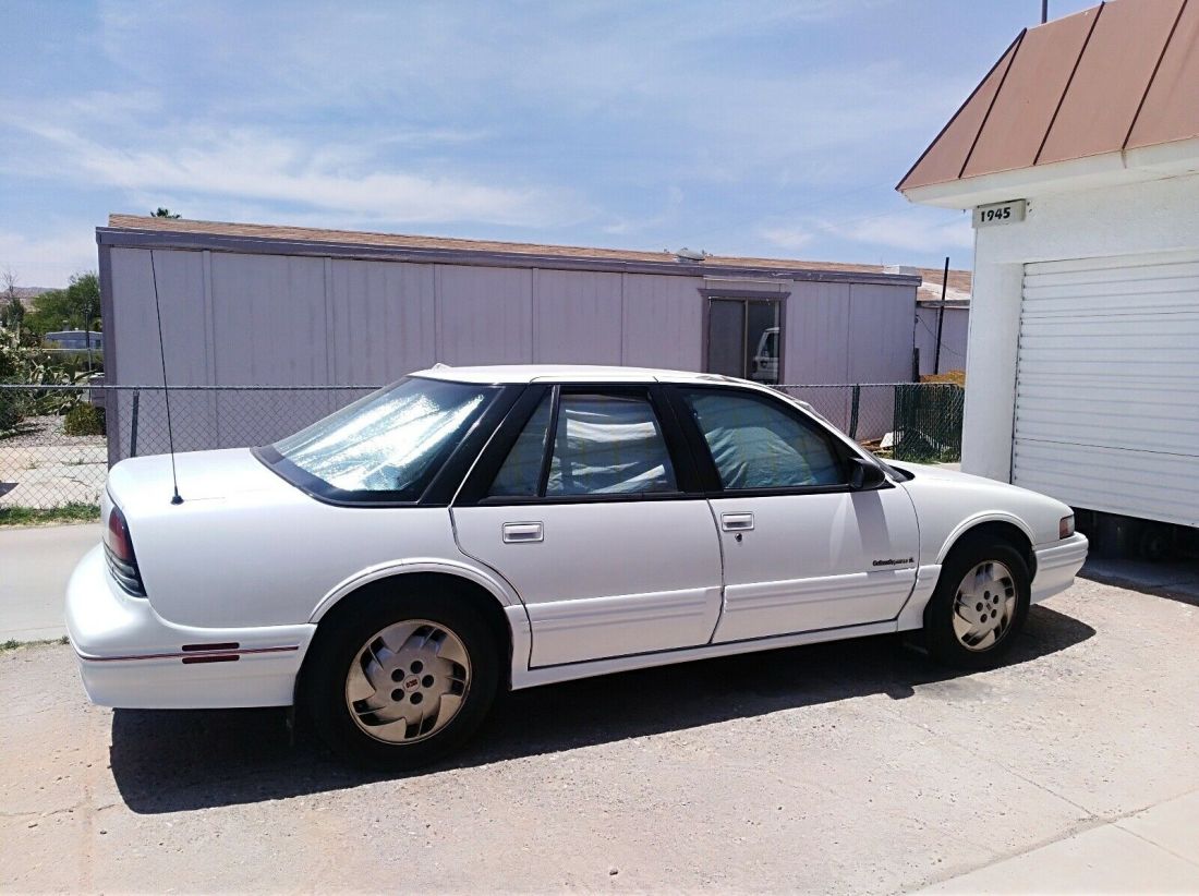 1994 Oldsmobile Cutlass Supreme S - photo 2