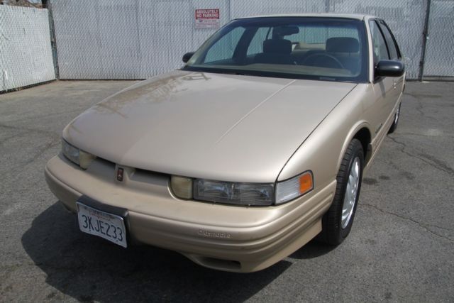1994 Oldsmobile Cutlass Supreme SL Automatic 6 Cylinder NO RESERVE 1994 Oldsmobile Cutlass